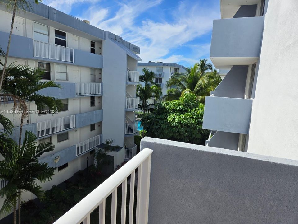 For Rent: $1,850 (1 beds, 1 baths, 620 Square Feet)