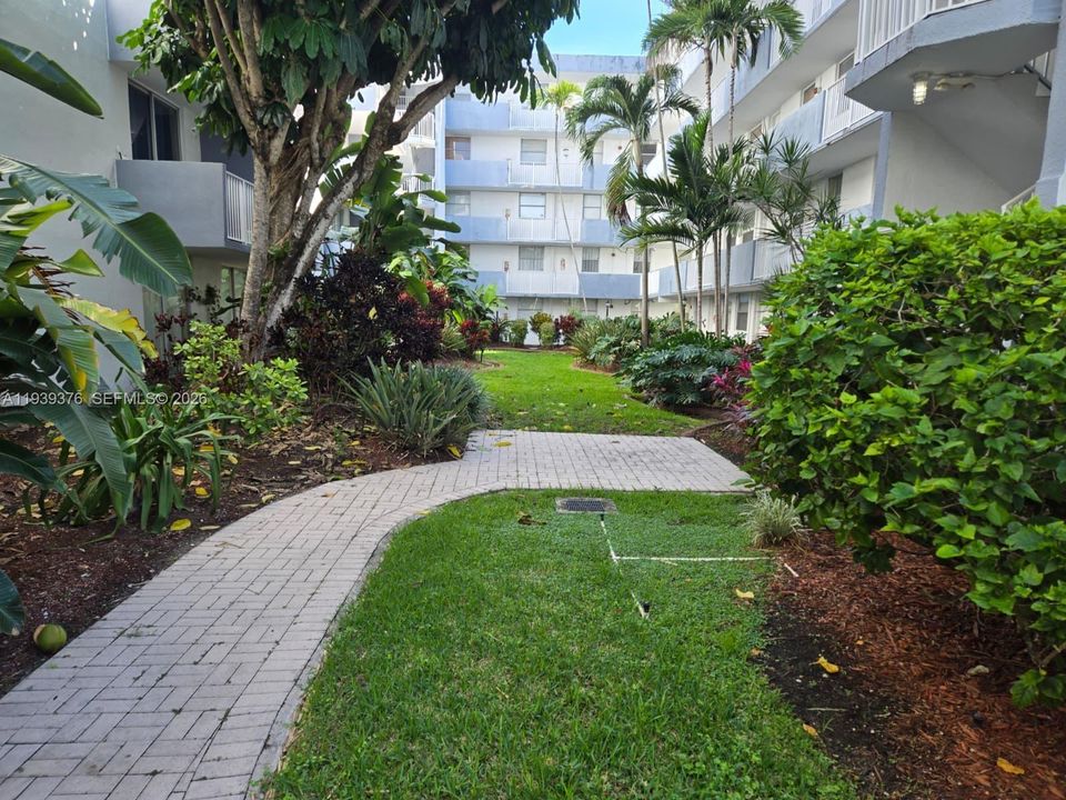 For Rent: $1,850 (1 beds, 1 baths, 620 Square Feet)