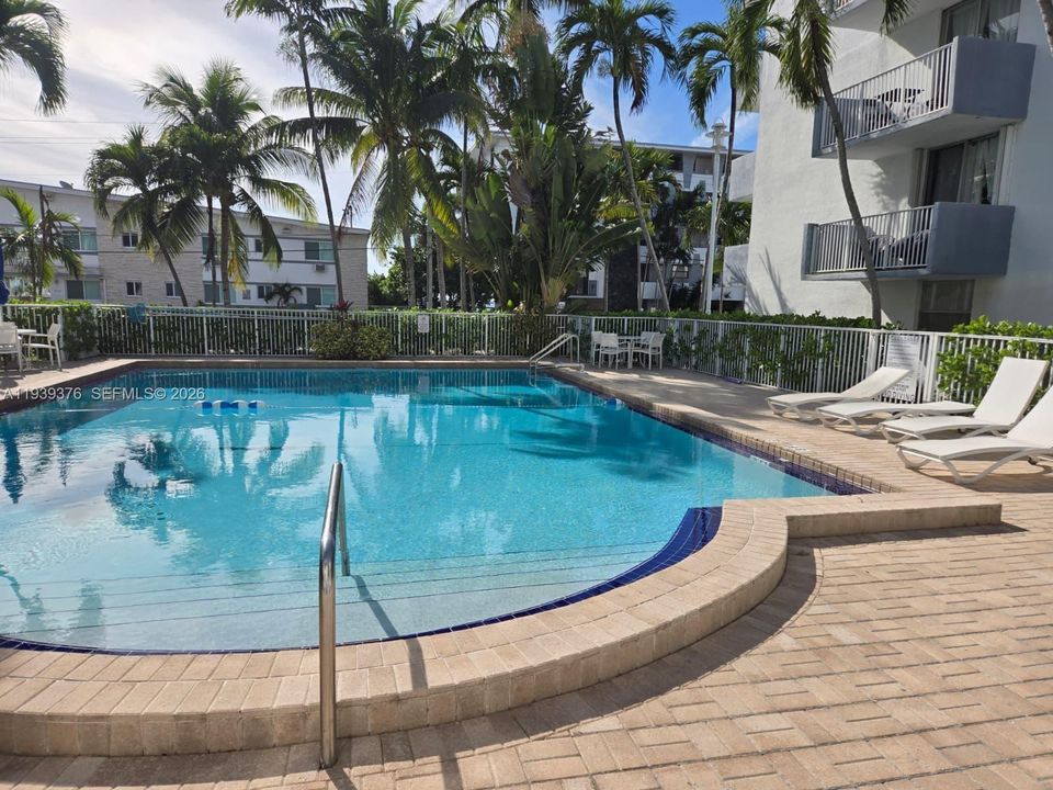 For Rent: $1,850 (1 beds, 1 baths, 620 Square Feet)