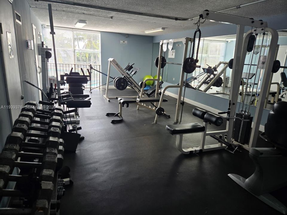 For Rent: $1,850 (1 beds, 1 baths, 620 Square Feet)