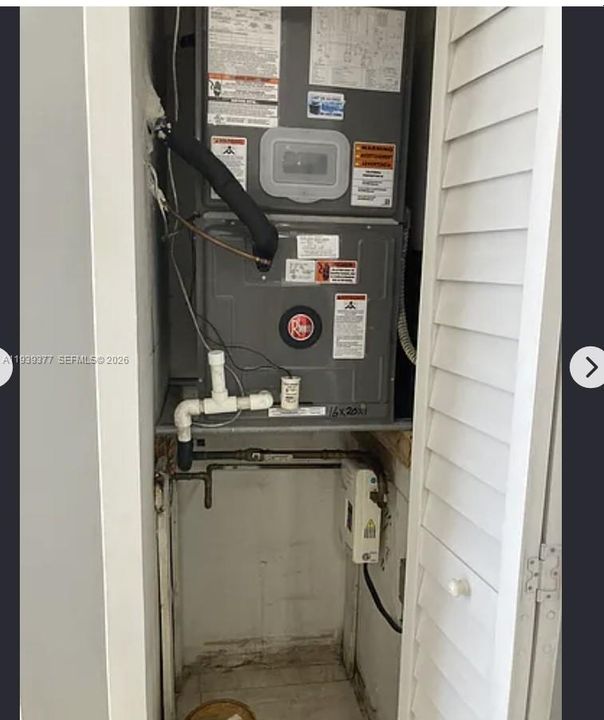 For Sale: $260,000 (2 beds, 2 baths, 898 Square Feet)