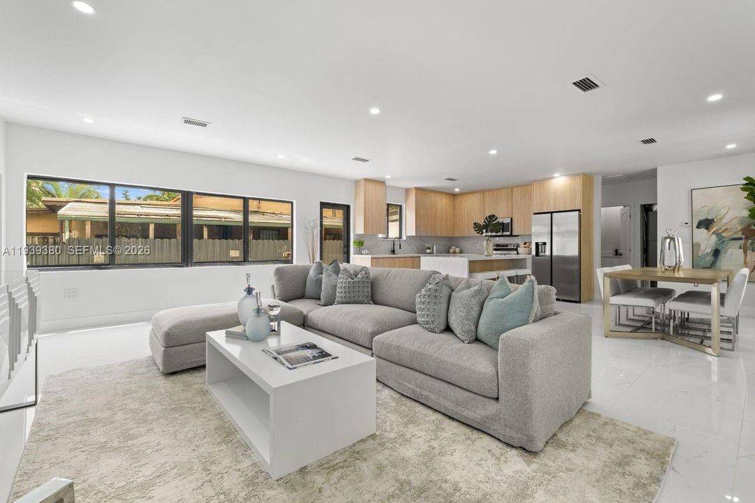 На продажу: $1,250,000 (4 спален, 3 ванн, 2023 Квадратных фут)