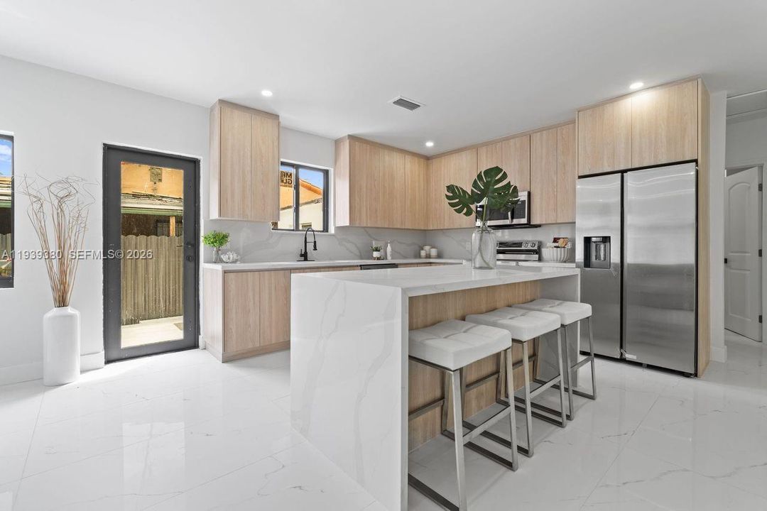 На продажу: $1,250,000 (4 спален, 3 ванн, 2023 Квадратных фут)