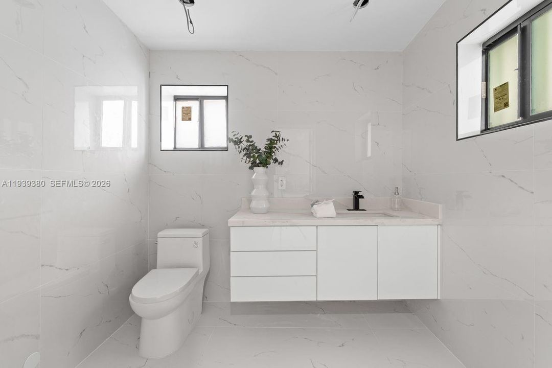 На продажу: $1,250,000 (4 спален, 3 ванн, 2023 Квадратных фут)