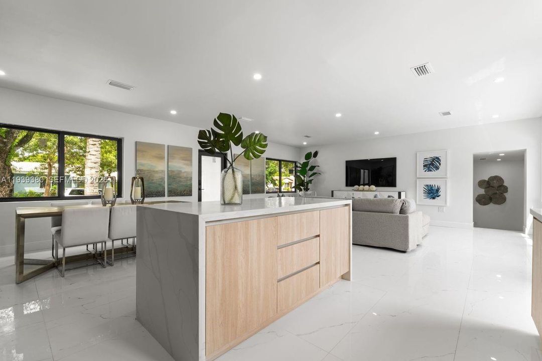 На продажу: $1,250,000 (4 спален, 3 ванн, 2023 Квадратных фут)