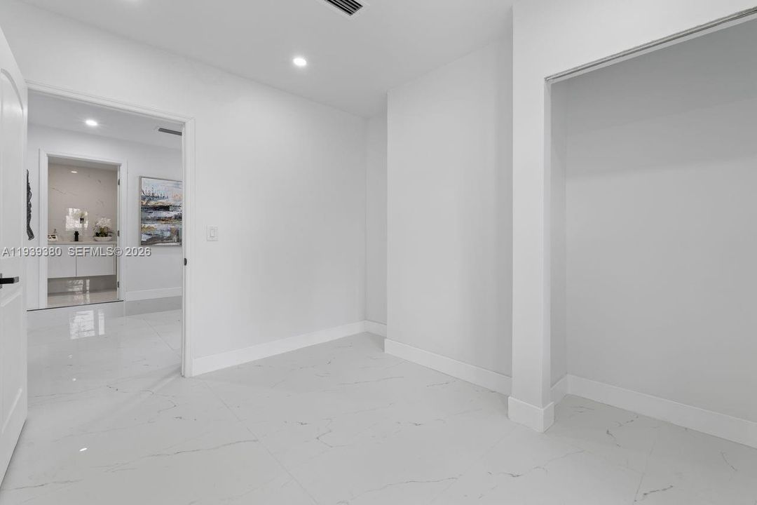 На продажу: $1,250,000 (4 спален, 3 ванн, 2023 Квадратных фут)