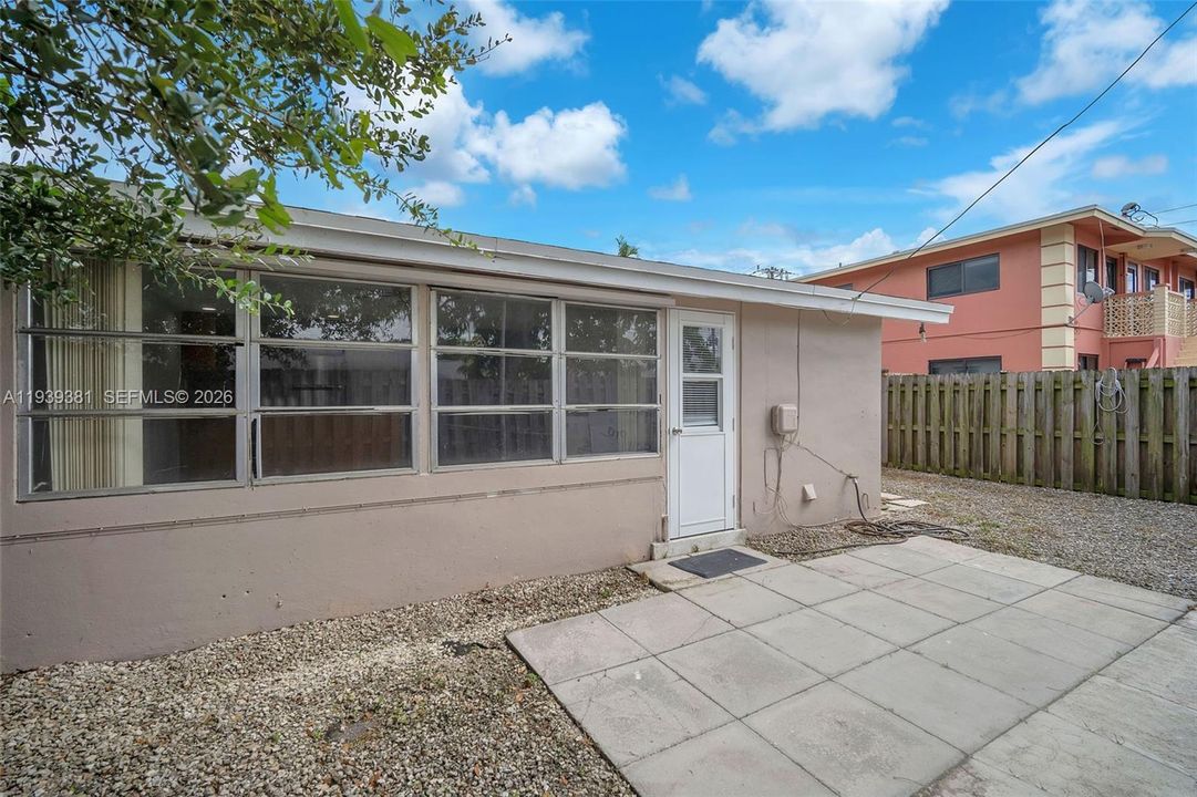 For Rent: $2,400 (2 beds, 2 baths, 1315 Square Feet)