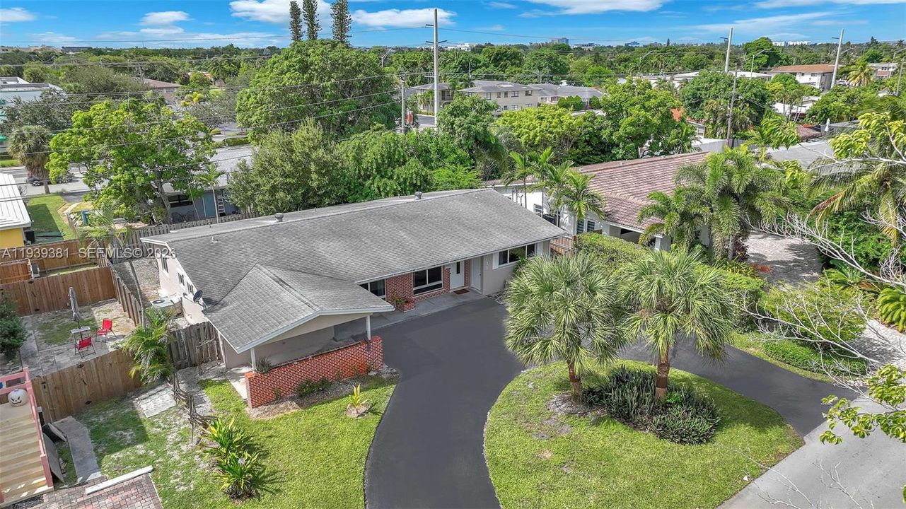 For Rent: $2,400 (2 beds, 2 baths, 1315 Square Feet)