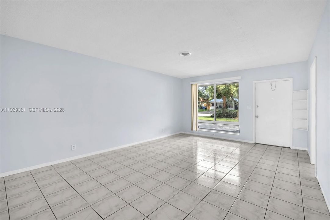 For Rent: $2,400 (2 beds, 2 baths, 1315 Square Feet)