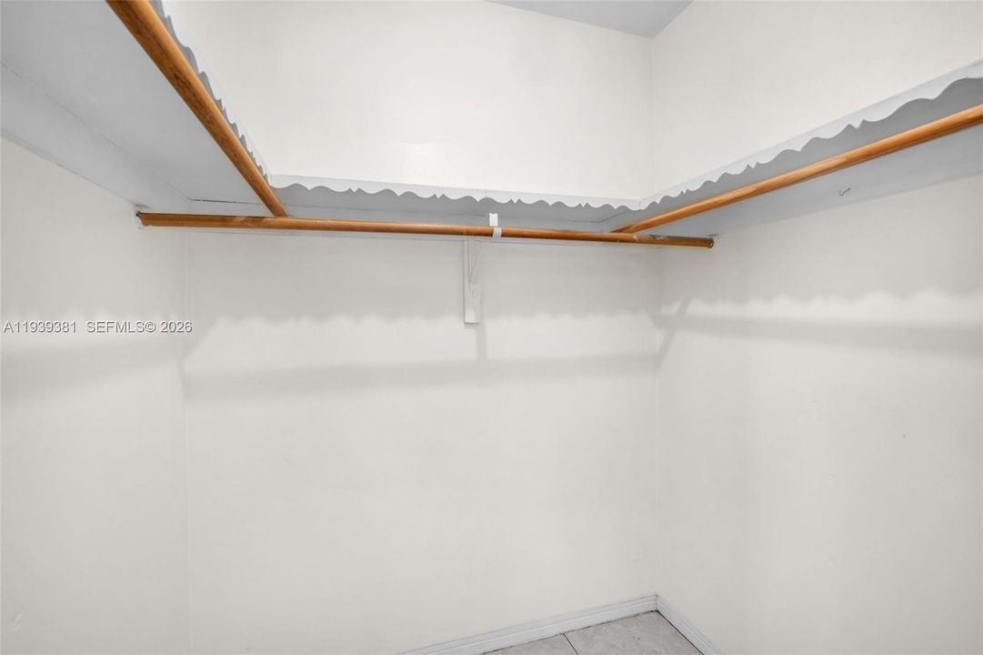 For Rent: $2,400 (2 beds, 2 baths, 1315 Square Feet)