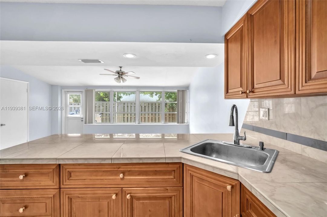 For Rent: $2,400 (2 beds, 2 baths, 1315 Square Feet)