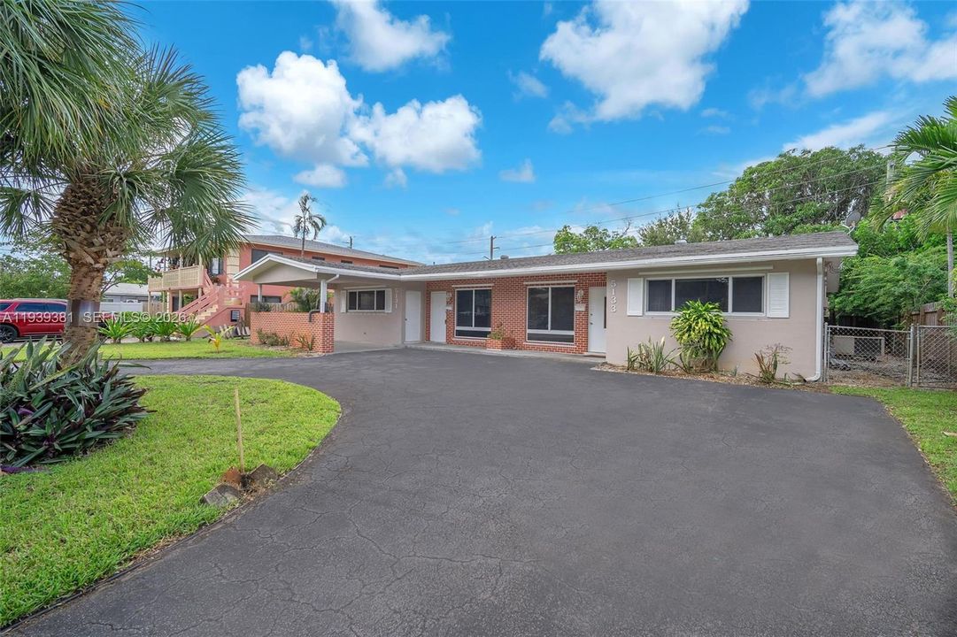 For Rent: $2,400 (2 beds, 2 baths, 1315 Square Feet)