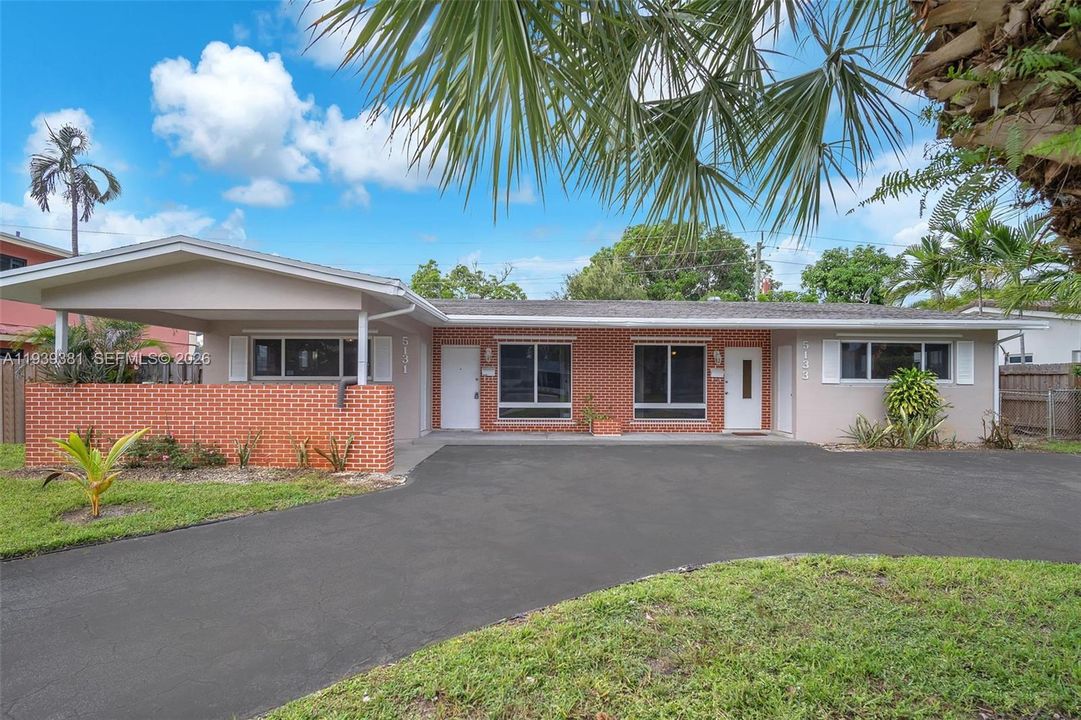 For Rent: $2,400 (2 beds, 2 baths, 1315 Square Feet)