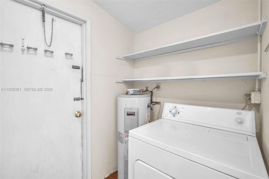 For Rent: $2,400 (2 beds, 2 baths, 1315 Square Feet)