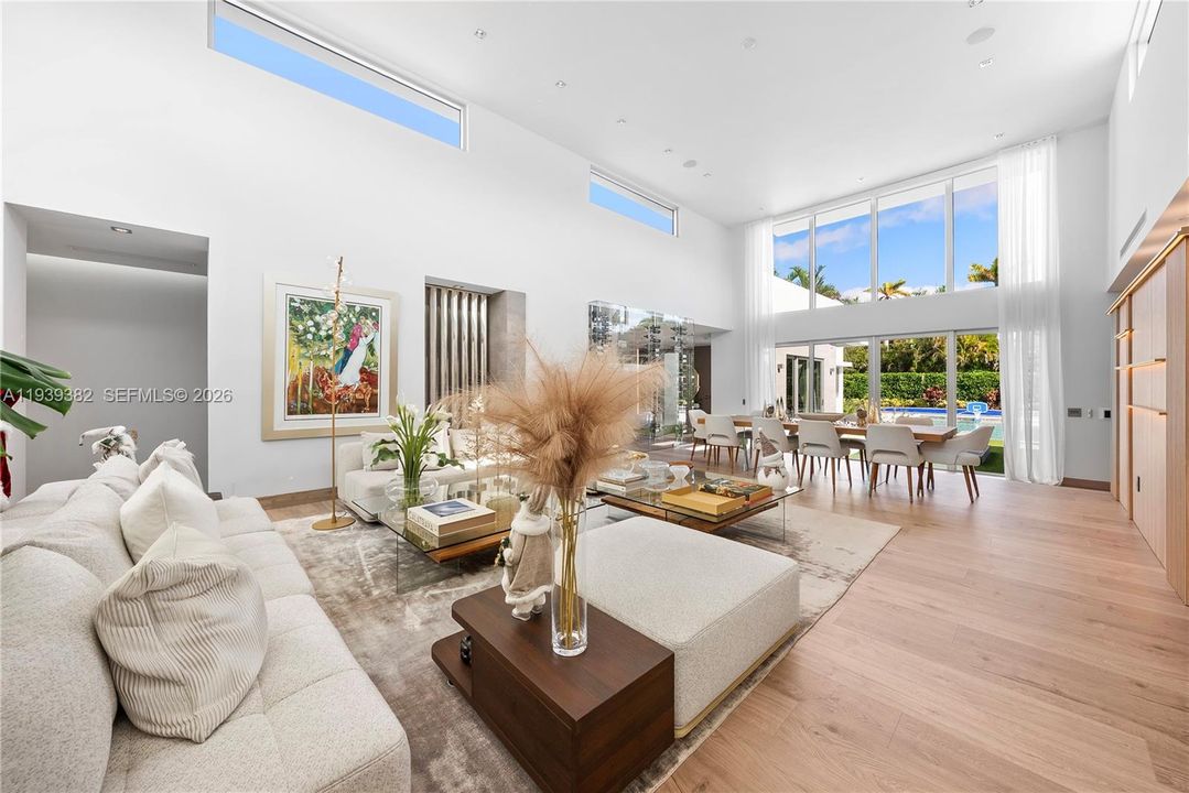 На продажу: $7,800,000 (7 спален, 8 ванн, 6541 Квадратных фут)