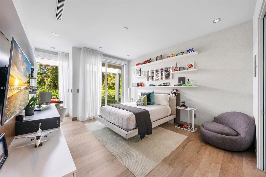 На продажу: $7,800,000 (7 спален, 8 ванн, 6541 Квадратных фут)