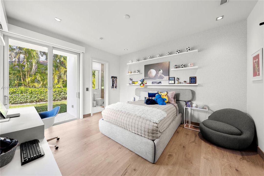 На продажу: $7,800,000 (7 спален, 8 ванн, 6541 Квадратных фут)