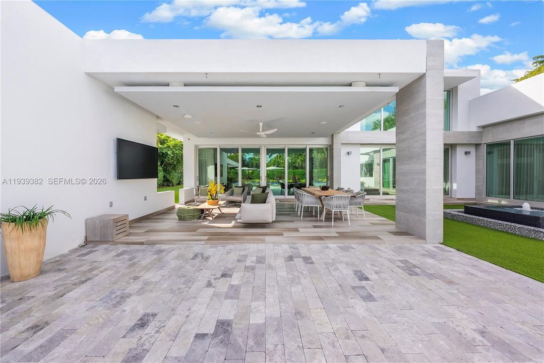 На продажу: $7,800,000 (7 спален, 8 ванн, 6541 Квадратных фут)