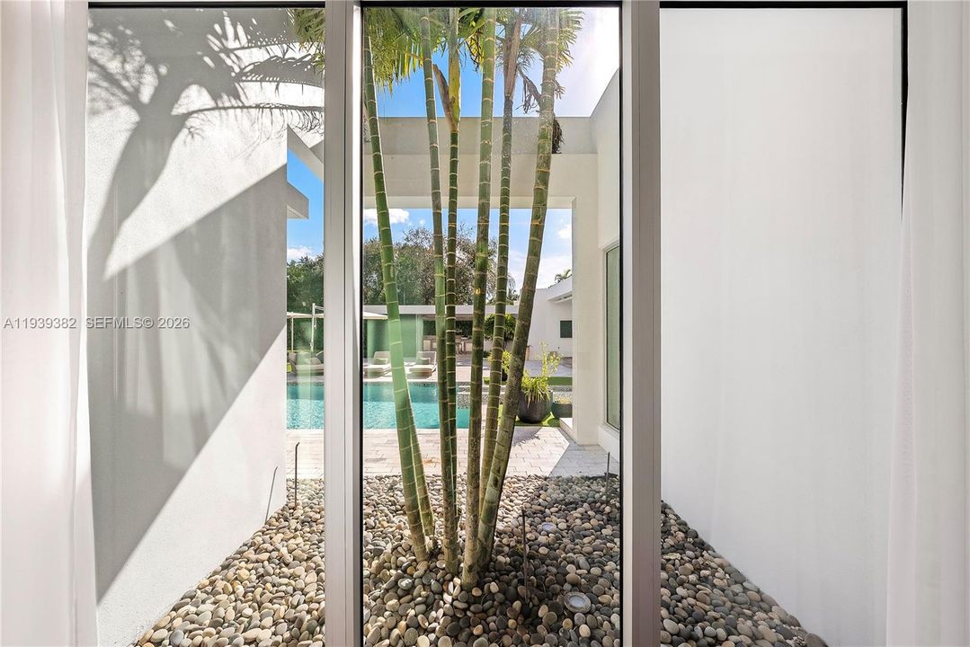 На продажу: $7,800,000 (7 спален, 8 ванн, 6541 Квадратных фут)