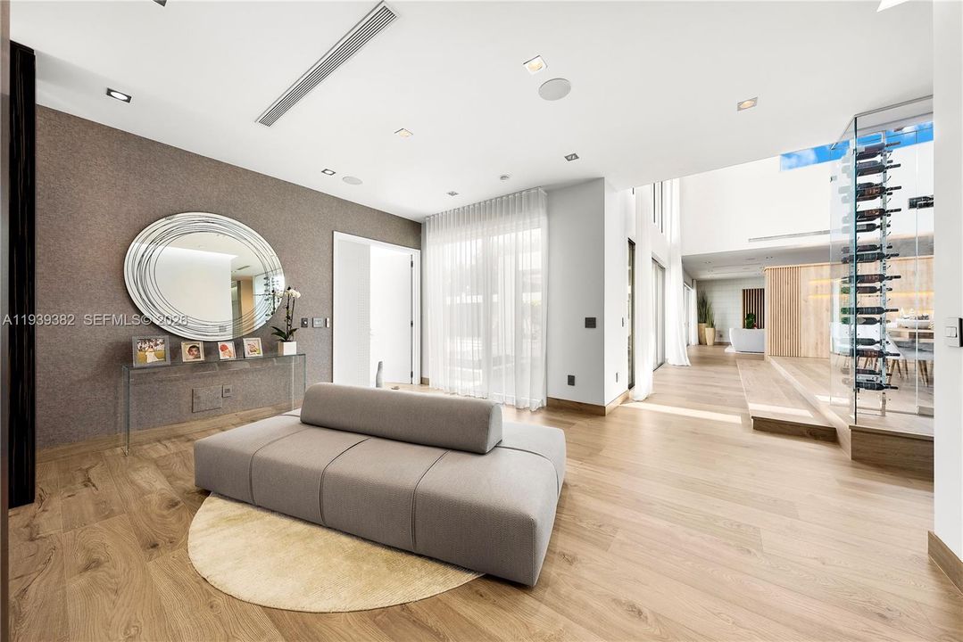 На продажу: $7,800,000 (7 спален, 8 ванн, 6541 Квадратных фут)