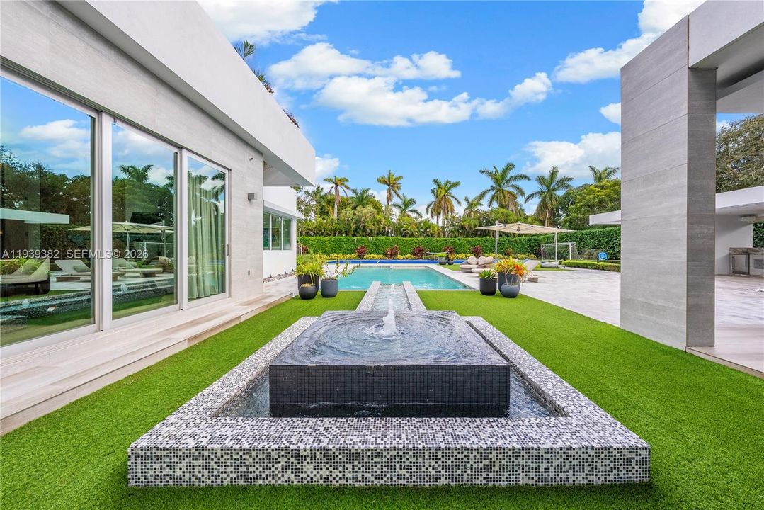 На продажу: $7,800,000 (7 спален, 8 ванн, 6541 Квадратных фут)