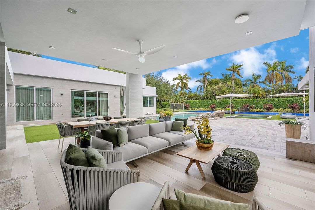 На продажу: $7,800,000 (7 спален, 8 ванн, 6541 Квадратных фут)