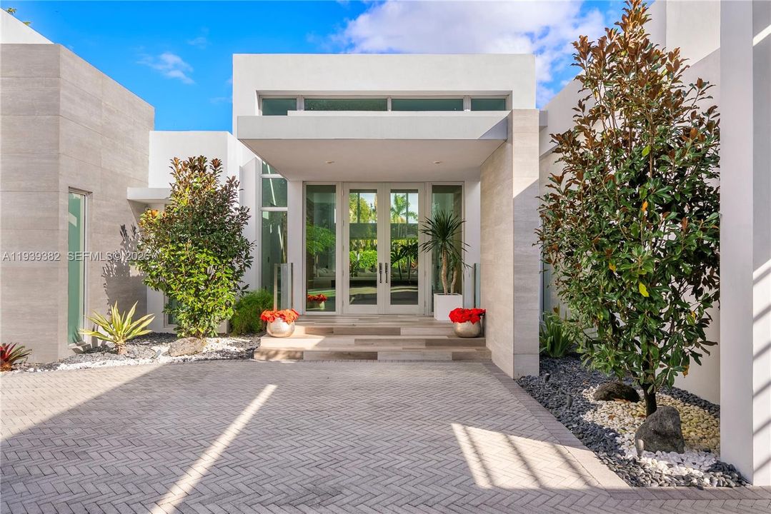 На продажу: $7,800,000 (7 спален, 8 ванн, 6541 Квадратных фут)