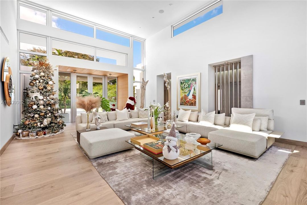 На продажу: $7,800,000 (7 спален, 8 ванн, 6541 Квадратных фут)