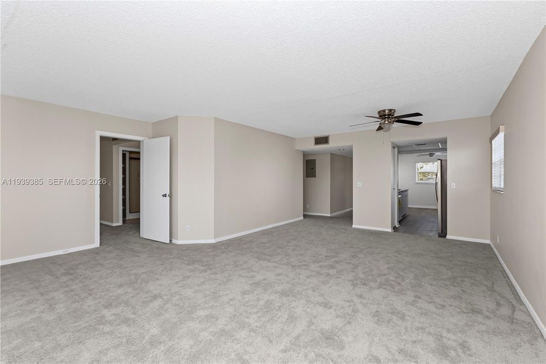 В аренду: $2,350 (2 спален, 2 ванн, 1507 Квадратных фут)