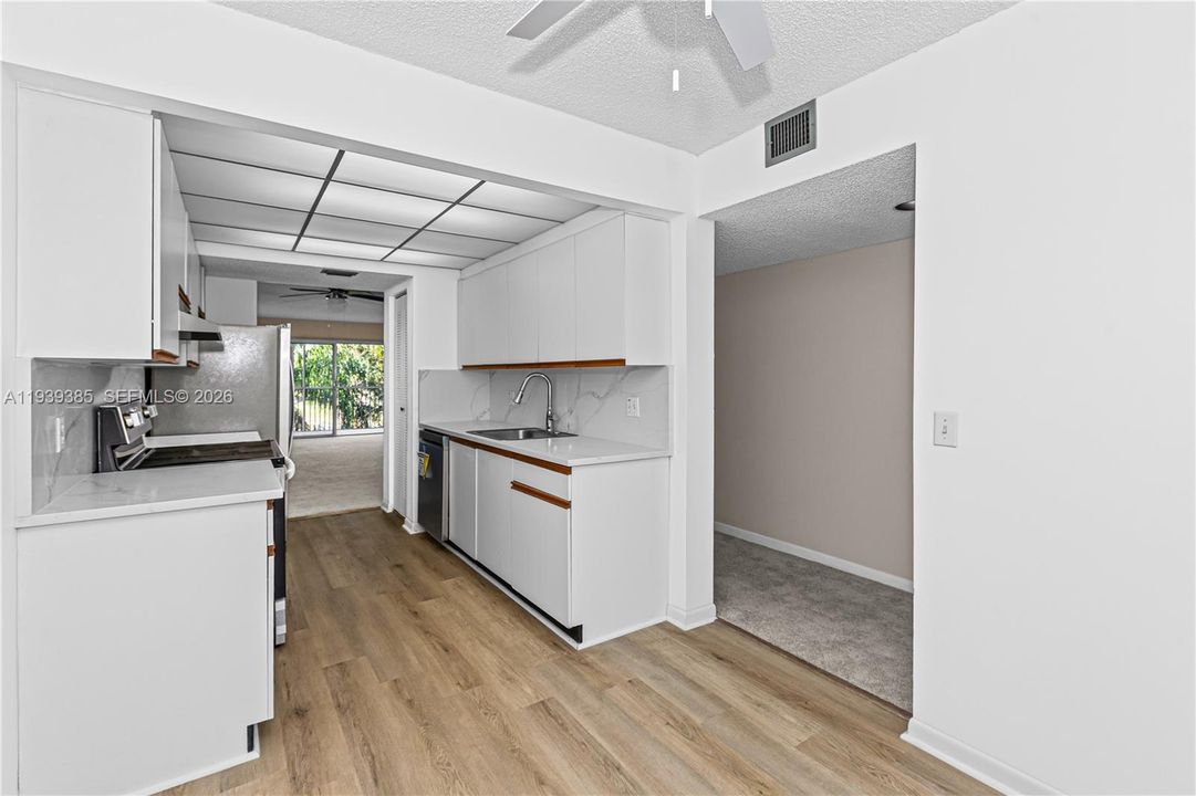 В аренду: $2,350 (2 спален, 2 ванн, 1507 Квадратных фут)