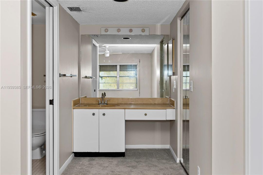 В аренду: $2,350 (2 спален, 2 ванн, 1507 Квадратных фут)