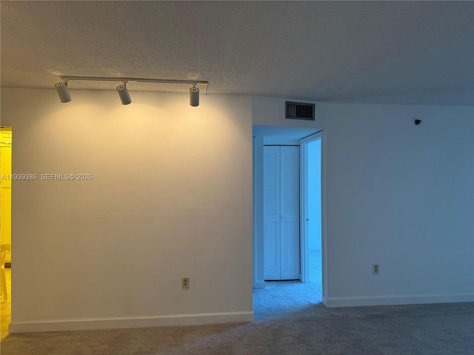 En Venta: $130,000 (2 camas, 2 baños, 980 Pies cuadrados)