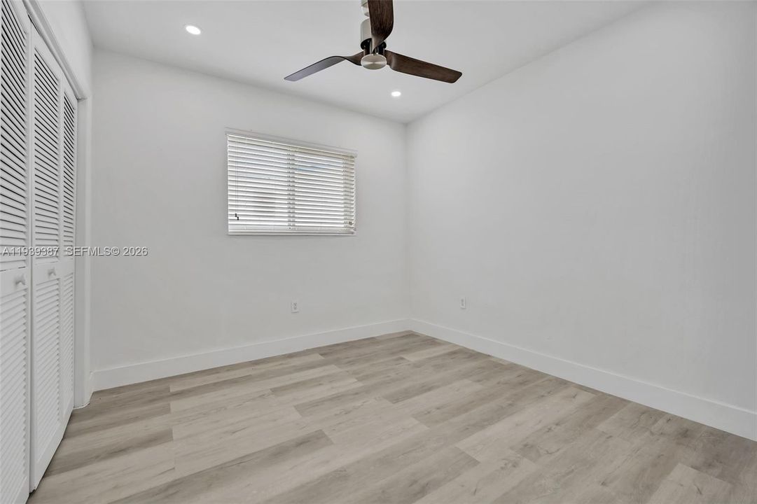 En Venta: $545,000 (4 camas, 2 baños, 1300 Pies cuadrados)