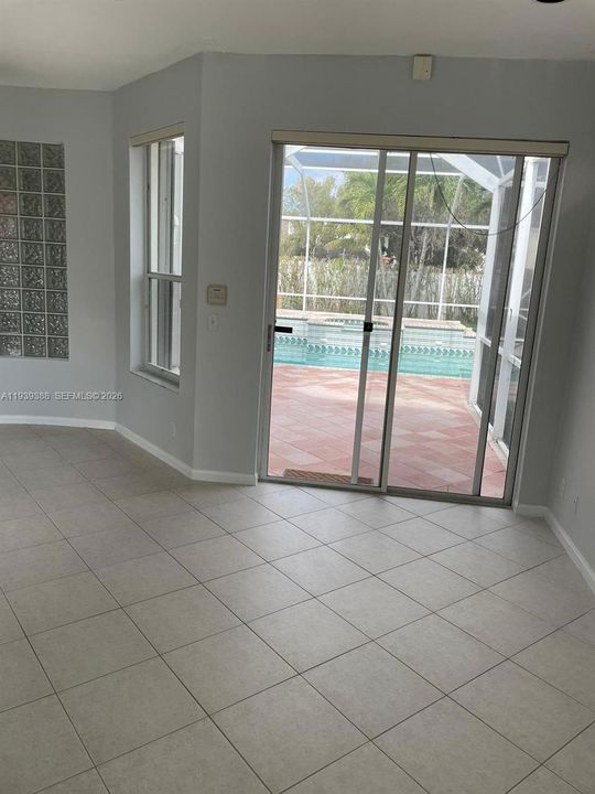 En Renta: $4,900 (4 camas, 3 baños, 2263 Pies cuadrados)