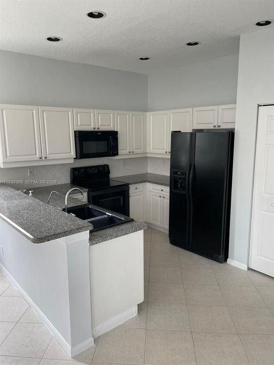 En Renta: $4,900 (4 camas, 3 baños, 2263 Pies cuadrados)