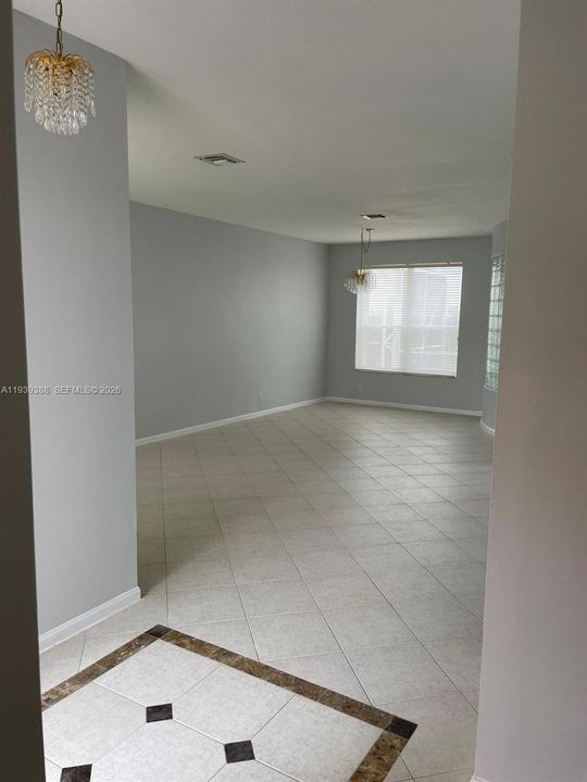 En Renta: $4,900 (4 camas, 3 baños, 2263 Pies cuadrados)