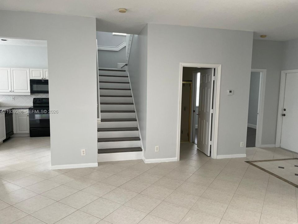 En Renta: $4,900 (4 camas, 3 baños, 2263 Pies cuadrados)