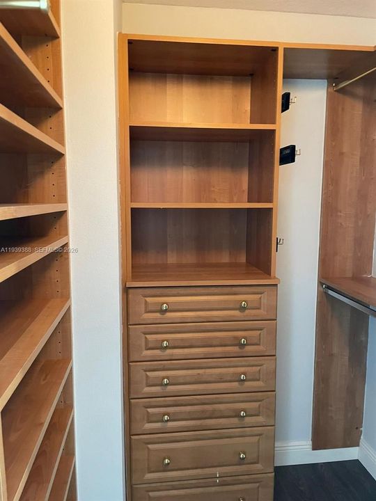 En Renta: $4,900 (4 camas, 3 baños, 2263 Pies cuadrados)