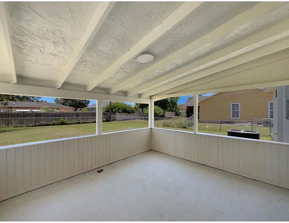 出租: $2,500 (2 贝兹, 2 浴室, 1026 平方英尺)