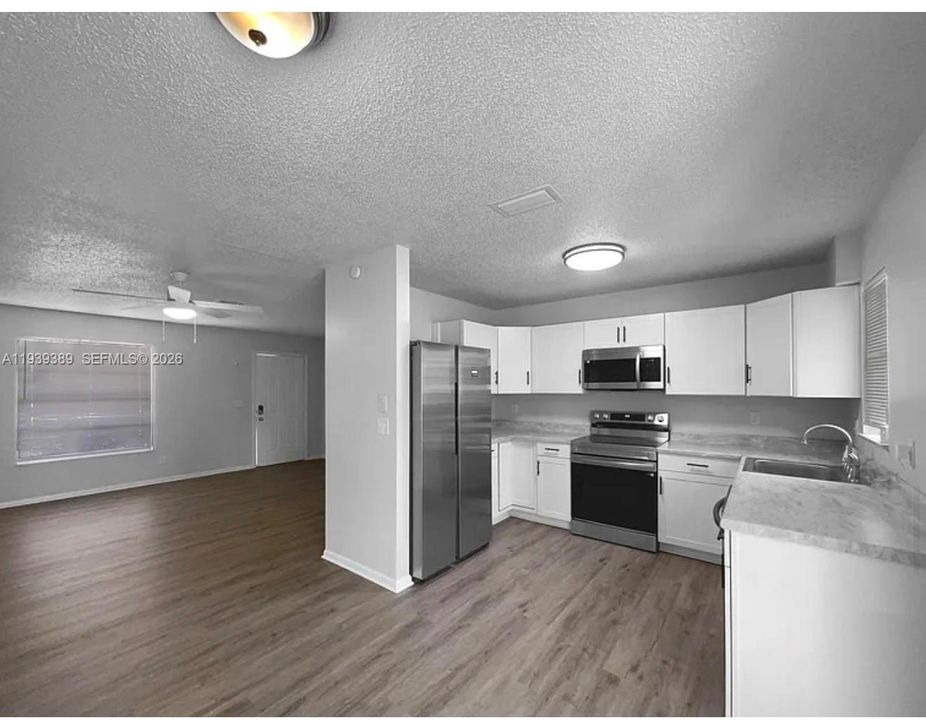 出租: $2,500 (2 贝兹, 2 浴室, 1026 平方英尺)