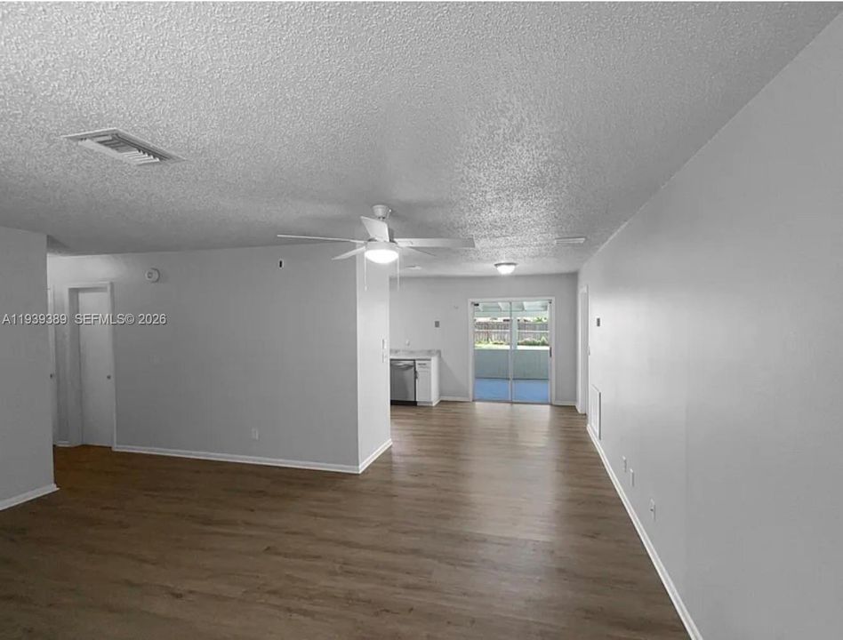 出租: $2,500 (2 贝兹, 2 浴室, 1026 平方英尺)