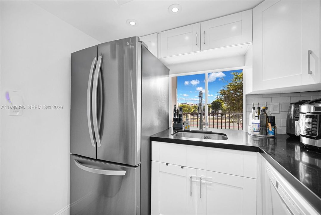 En Venta: $299,000 (2 camas, 2 baños, 1086 Pies cuadrados)