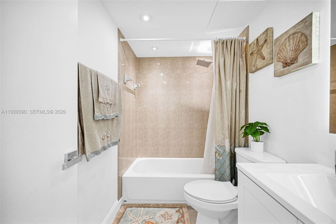 En Venta: $299,000 (2 camas, 2 baños, 1086 Pies cuadrados)