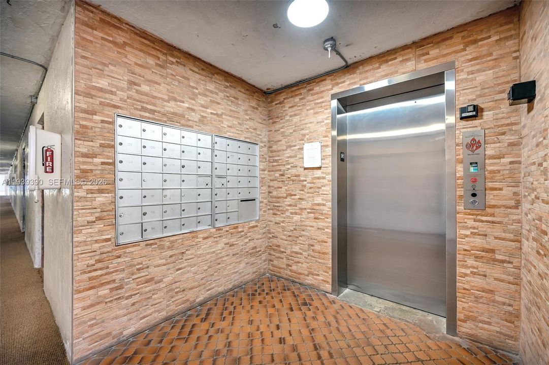 En Venta: $299,000 (2 camas, 2 baños, 1086 Pies cuadrados)