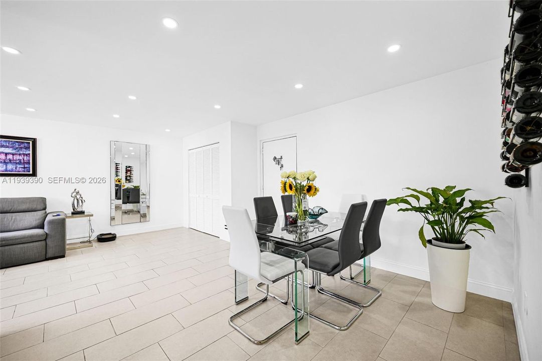 En Venta: $299,000 (2 camas, 2 baños, 1086 Pies cuadrados)