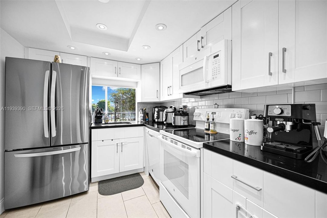 En Venta: $299,000 (2 camas, 2 baños, 1086 Pies cuadrados)