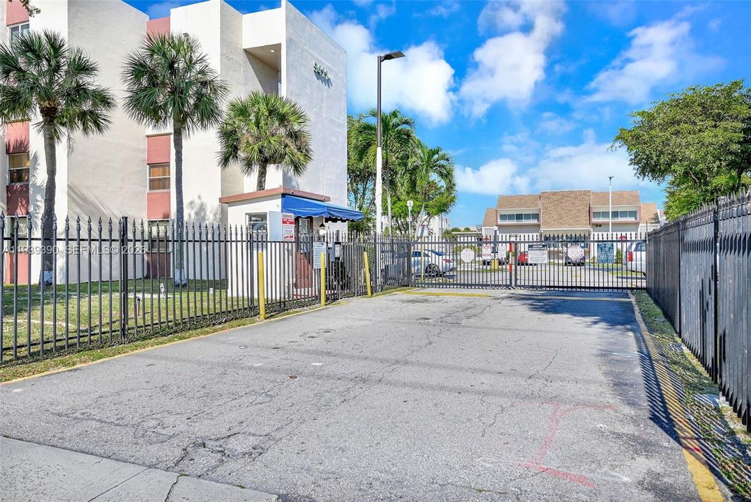 En Venta: $299,000 (2 camas, 2 baños, 1086 Pies cuadrados)