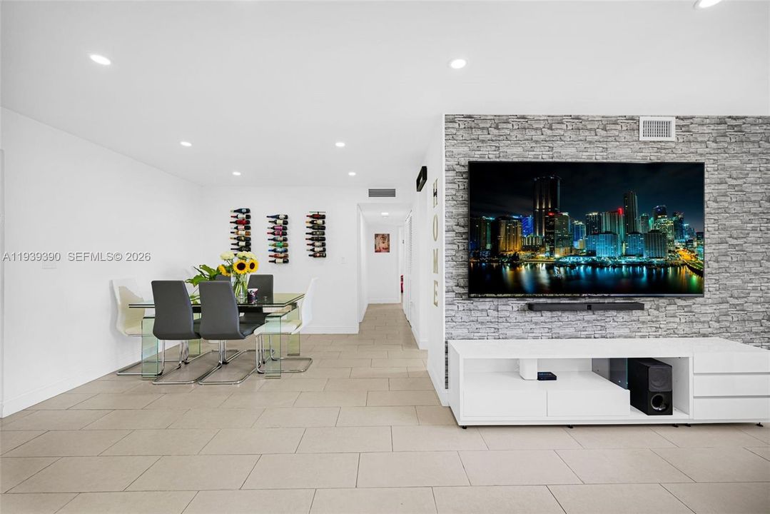 En Venta: $299,000 (2 camas, 2 baños, 1086 Pies cuadrados)