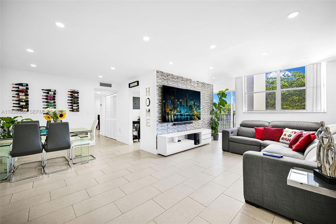 En Venta: $299,000 (2 camas, 2 baños, 1086 Pies cuadrados)