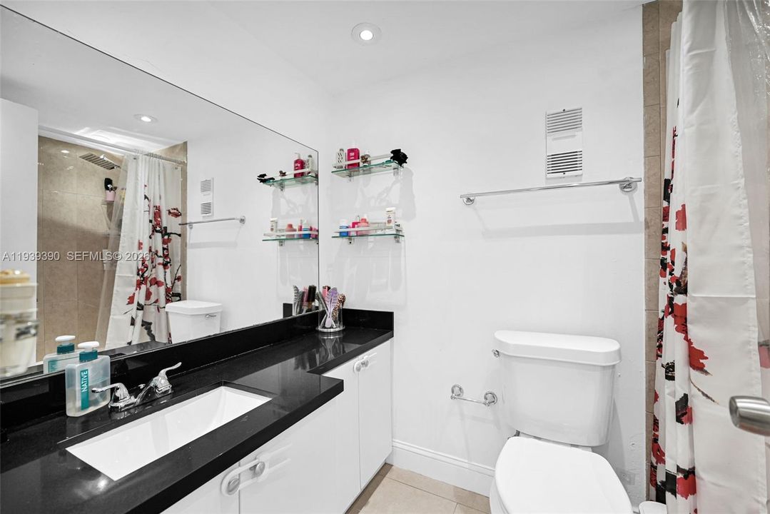 En Venta: $299,000 (2 camas, 2 baños, 1086 Pies cuadrados)